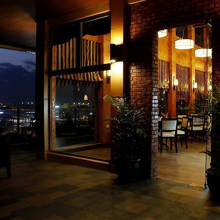 Central Park Tower Resort Angeles Exterior foto