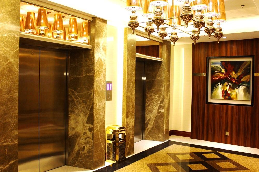 Central Park Tower Resort Angeles Exterior foto