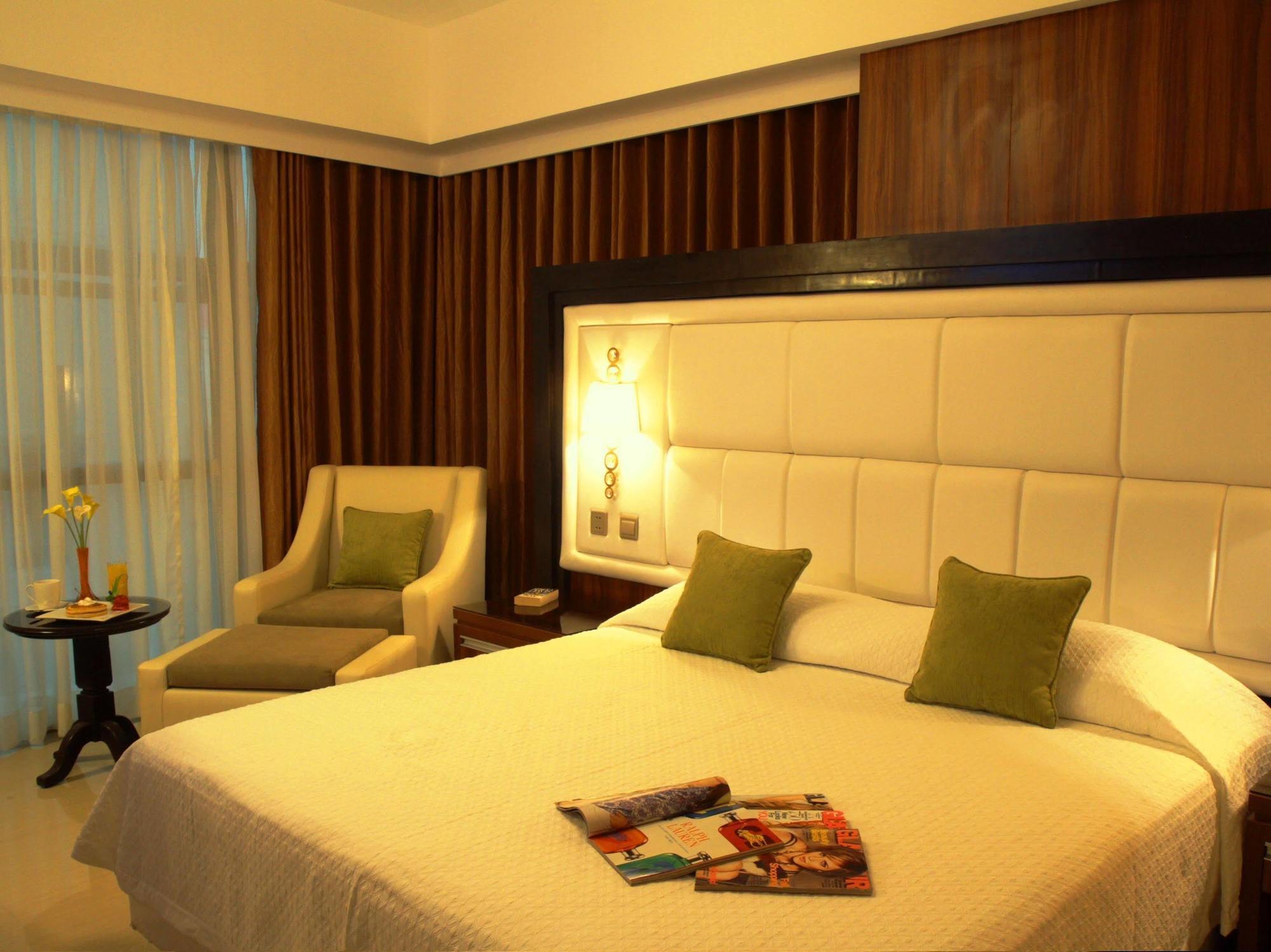 Central Park Tower Resort Angeles Exterior foto